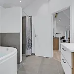 Σπίτι διακοπών Gorgeous In With Kitchen