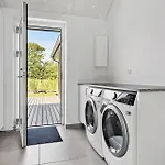 Σπίτι διακοπών Gorgeous In With Kitchen Sjolund