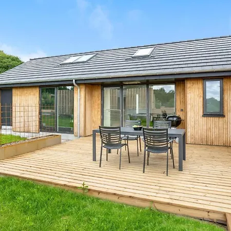 Gorgeous In With Kitchen Holiday home