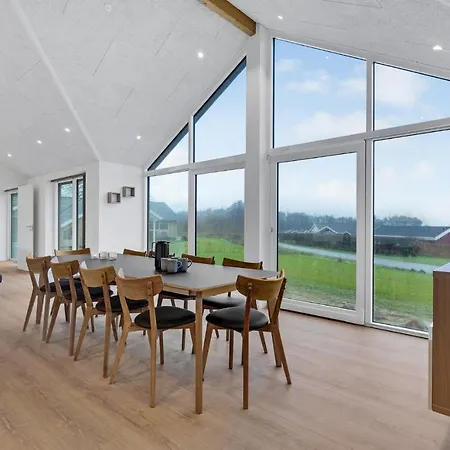 Holiday home Gorgeous In With Kitchen