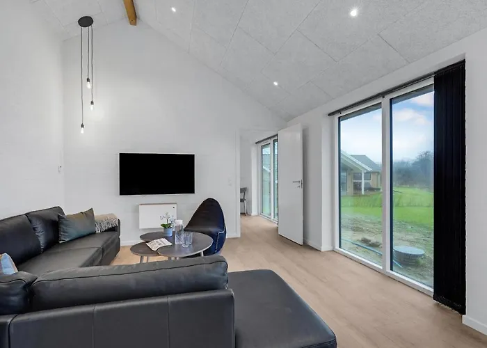 Gorgeous In With Kitchen